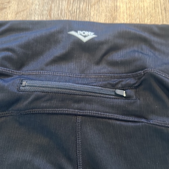 PONY BLACK CROPPED LEGGINGS SIZE L - Picture 5 of 5